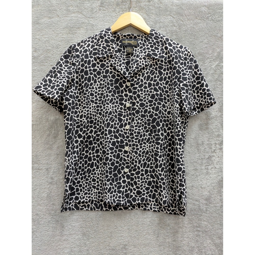 Mobwife Giraffe Print Button Up Shirt Womens PM Black White Short Sleeve Blouse